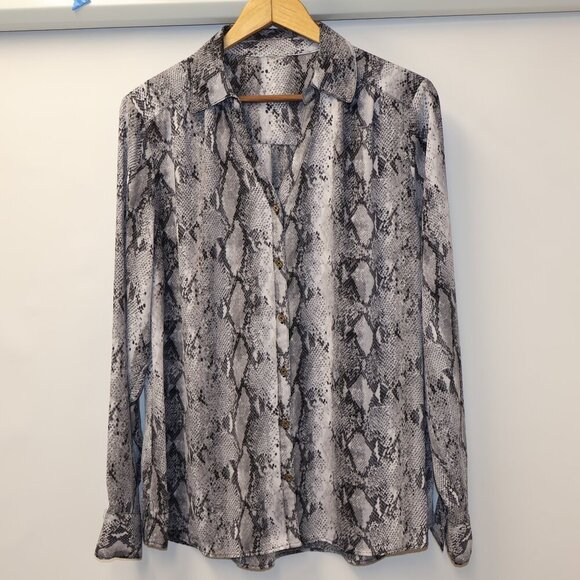 New York & Company Button Front Back Yoke, Cuffs Sz XL Chic Snake Print Blouse - Picture 9 of 14